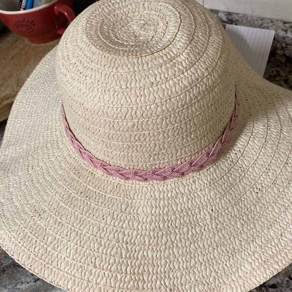 Hat with Pink Band - Picture 3 of 7